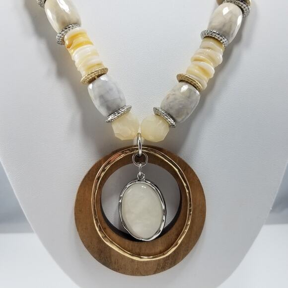 Chico's Beige Cream Gemstone Beaded Wood Necklace, New With Tags - Picture 3 of 8